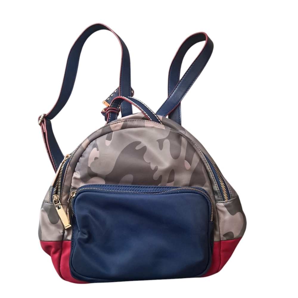 Tommy Hilfiger Small Stylish Camouflage Backpack Nylon